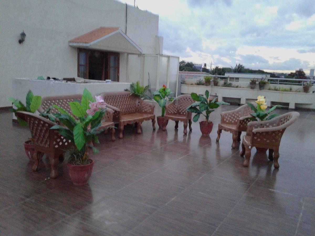 Acomodação com café da manhã  Clarence Residency *