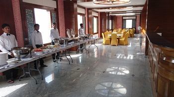 Hotel Rosewood International 3*