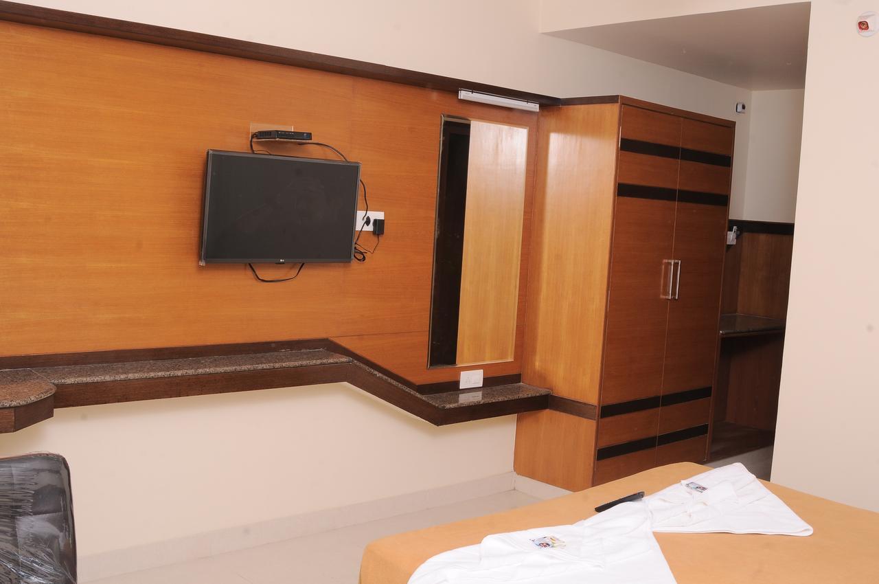 Hlv Grand Inn