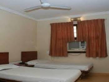 Oyo 14695 Shrusti Comfort Hotel 2*