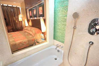 The Atria 4*