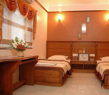 Bluemoon Grand 3* Bangalore