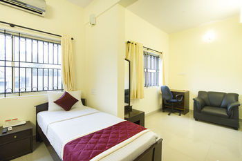 Super Oyo Capital O Premium Hotel Victoria Heights Near Sri Someshwara Swami Temple 3*