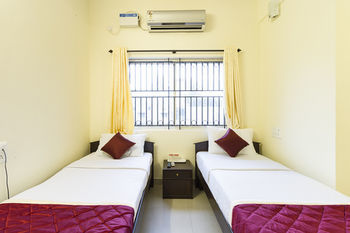 Super Oyo Capital O Premium Hotel Victoria Heights Near Sri Someshwara Swami Temple