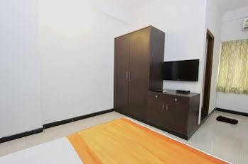 Oyo 29638 Gmr 18 Hotel Bangalore
