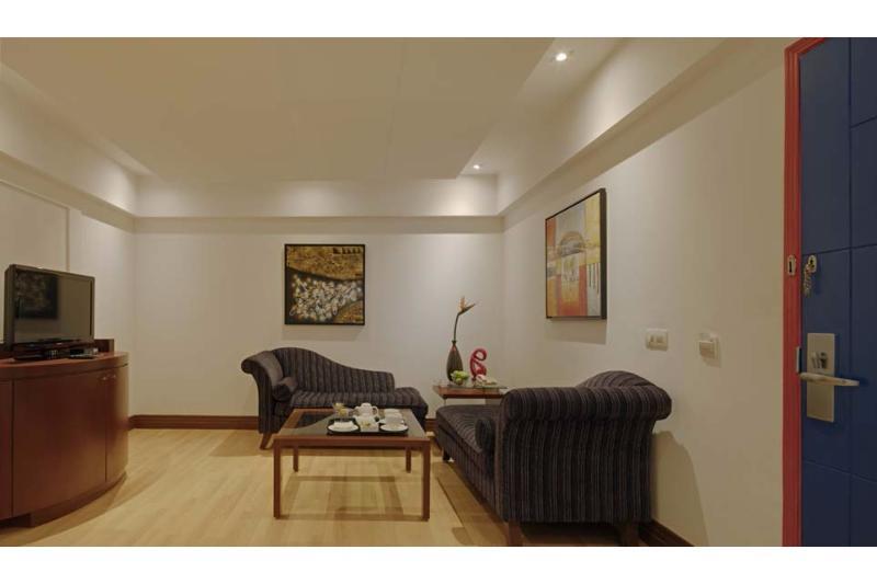 Hotel The Infantry Bangalore
