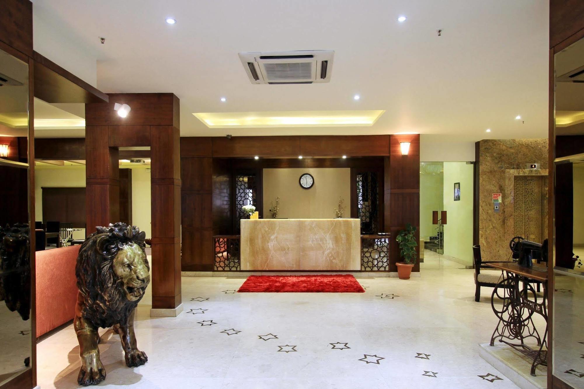 Hotel Chris Whitefield 4*