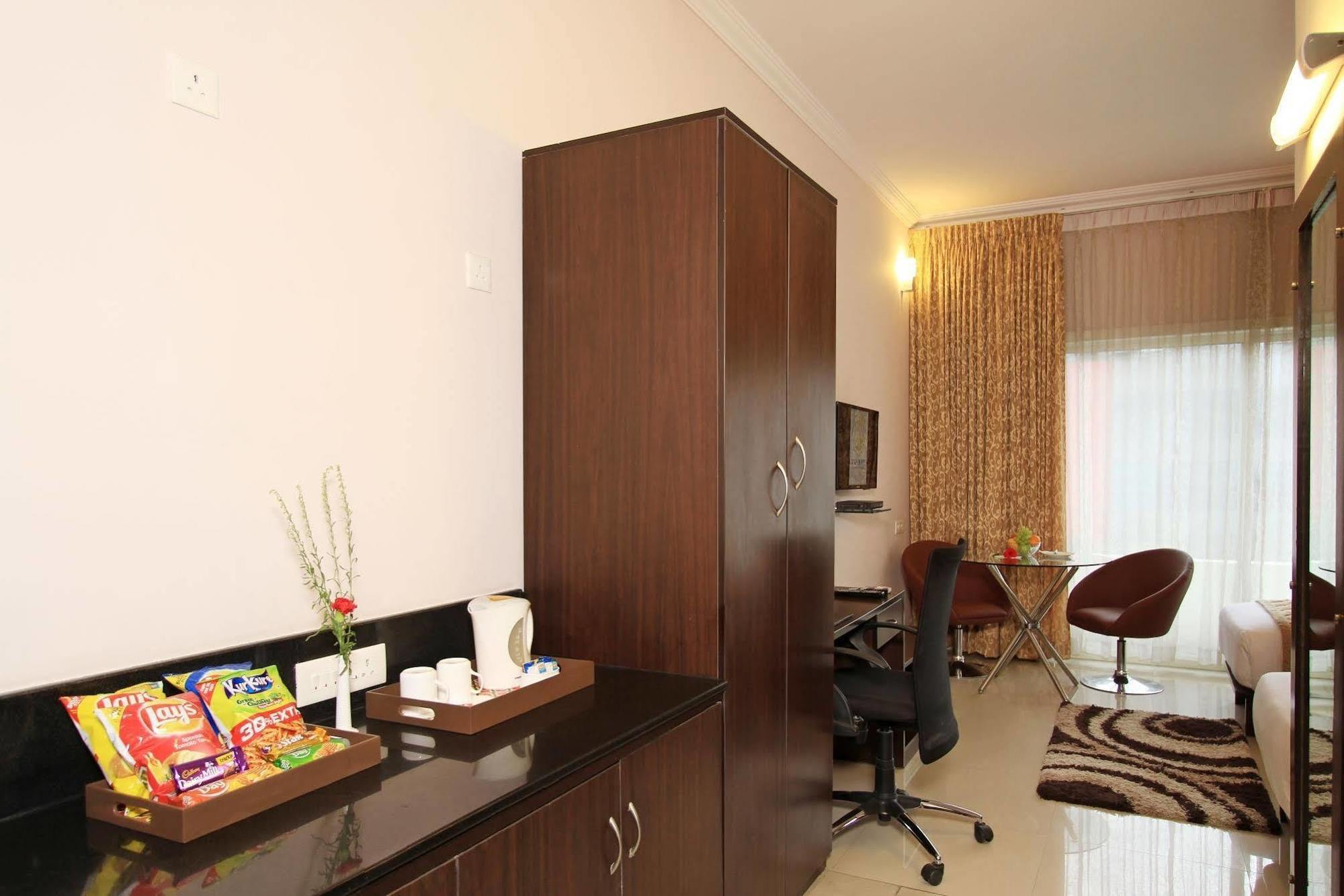 Chris Whitefield 4* Bangalore