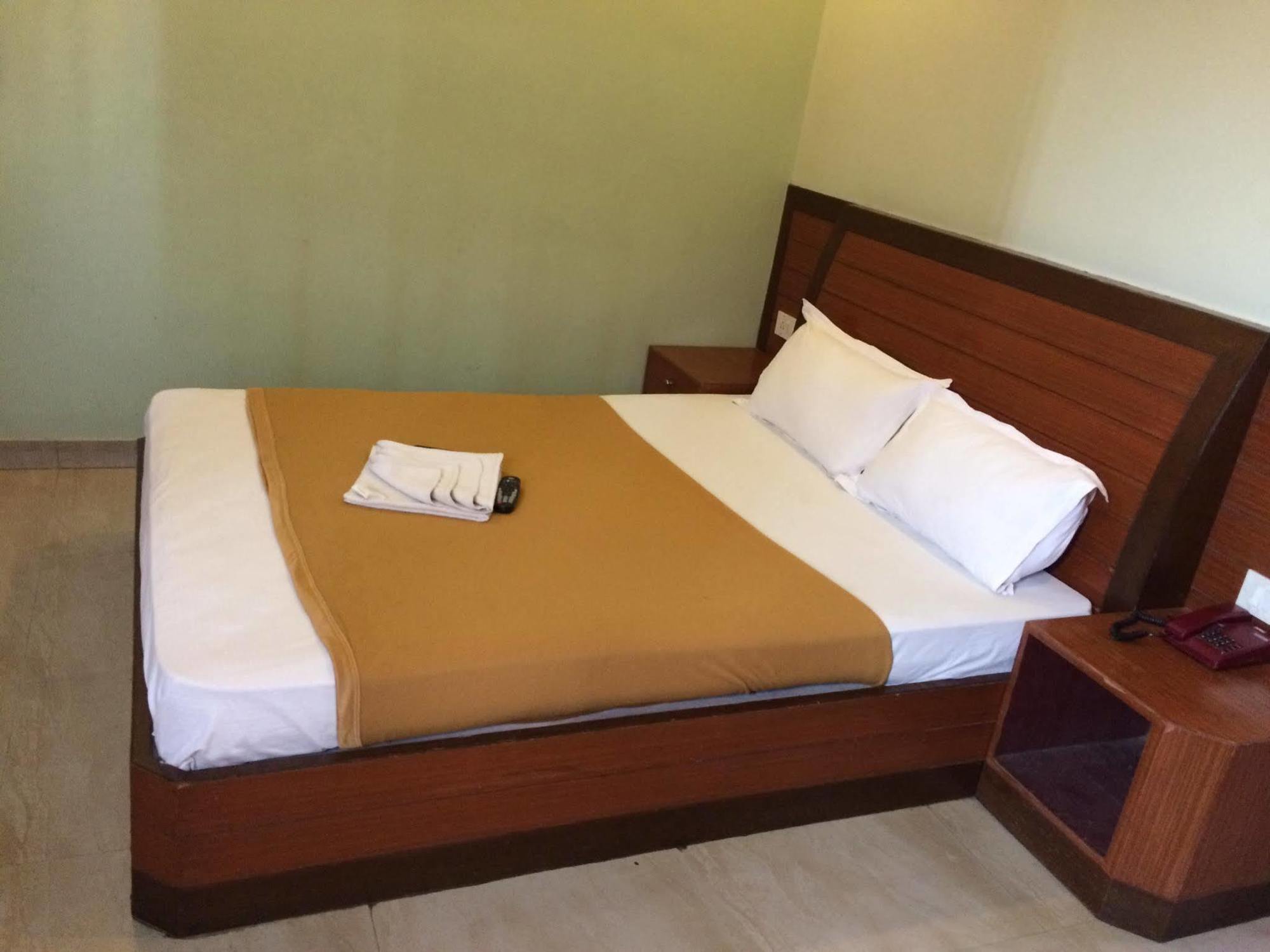 Oyo 13021 Park Palace * Bangalore