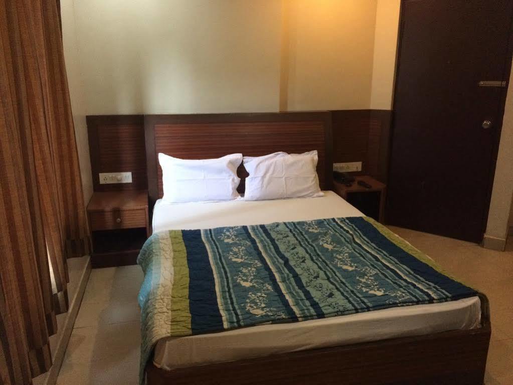 Oyo 13021 Park Palace * Bangalore