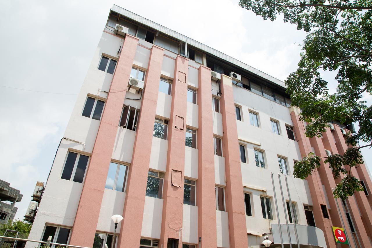 Hotel Oyo 9247 Samrudhi Park 3*