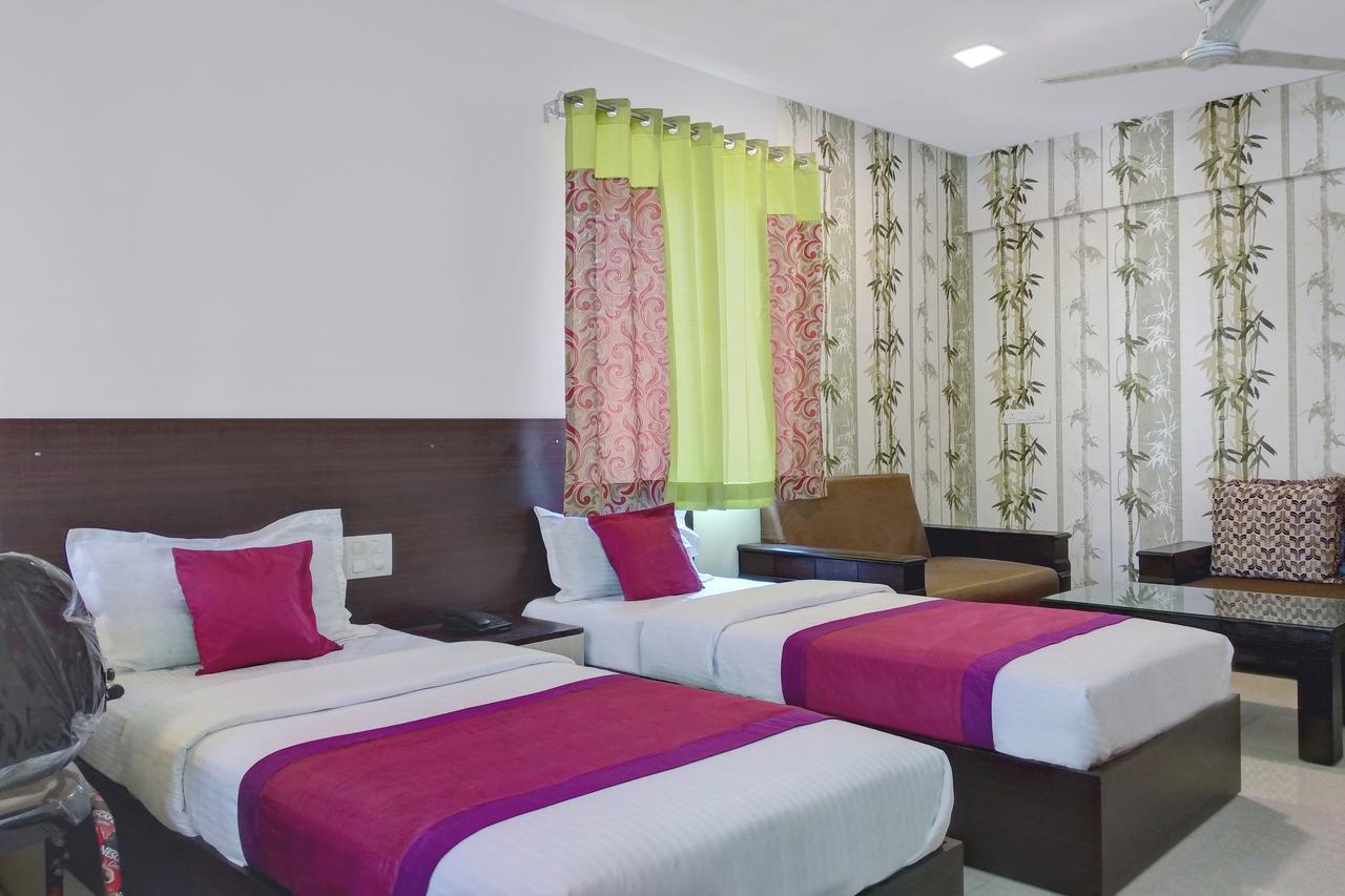 Oyo 11683 Ymca Hotel