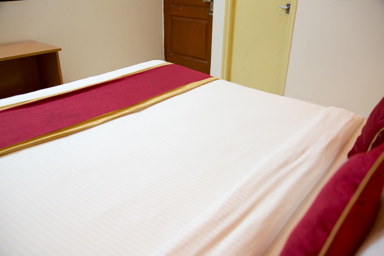 Oyo 9247 Samrudhi Park Hotel