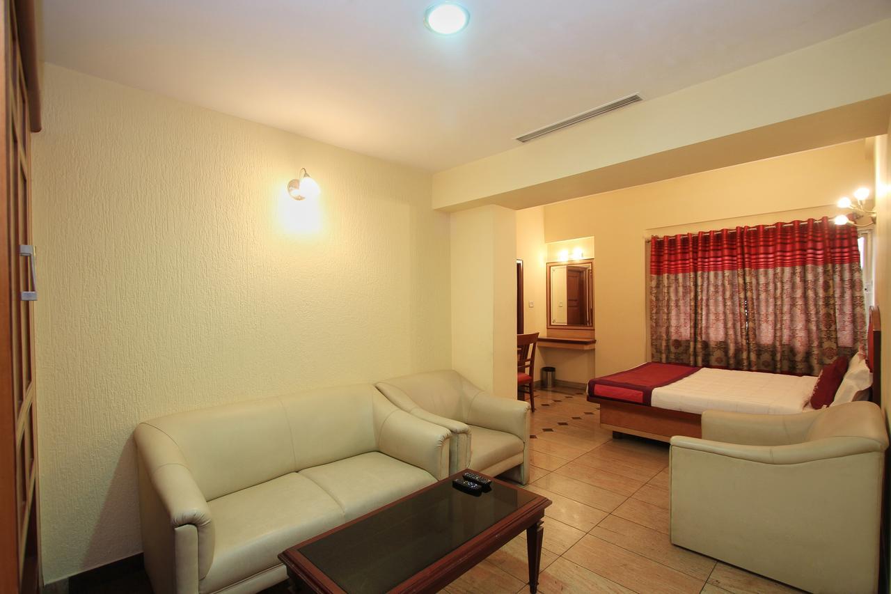 Hotel Aura 3*