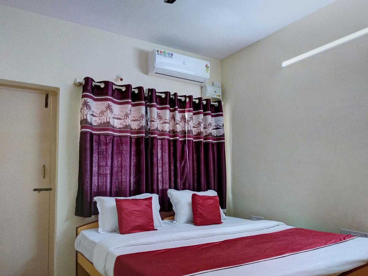 Oyo 10476 Near Forum Mall Hotel