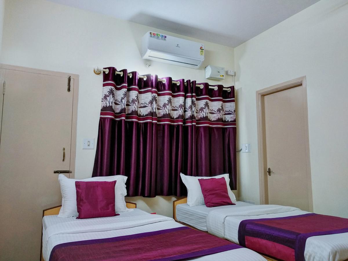 Oyo 10476 Near Forum Mall Hotel 3*