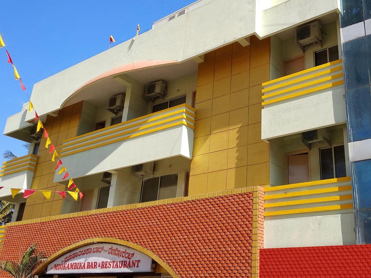 Oyo 10476 Near Forum Mall Hotel 3*