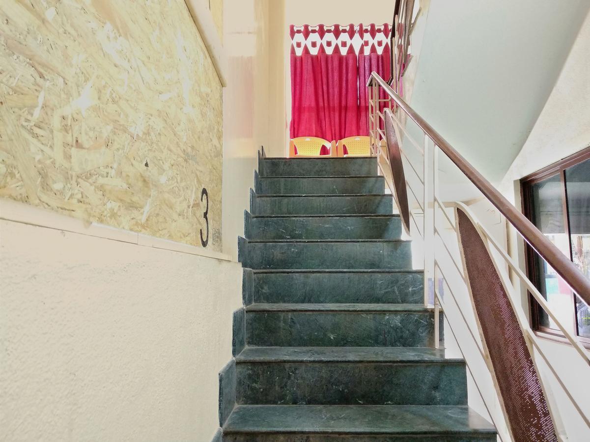 Hotel Oyo 10476 Near Forum Mall