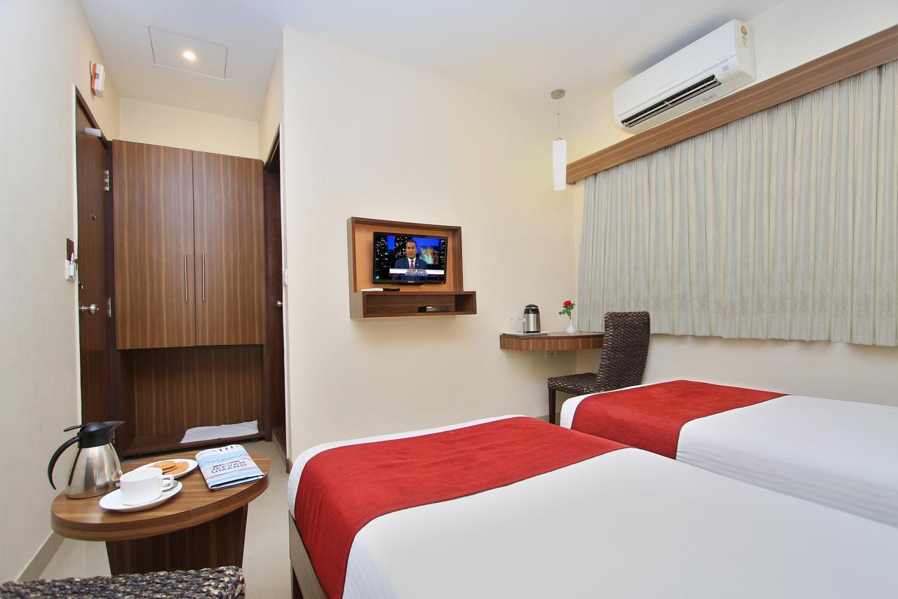 La Sara Comforts Hotel