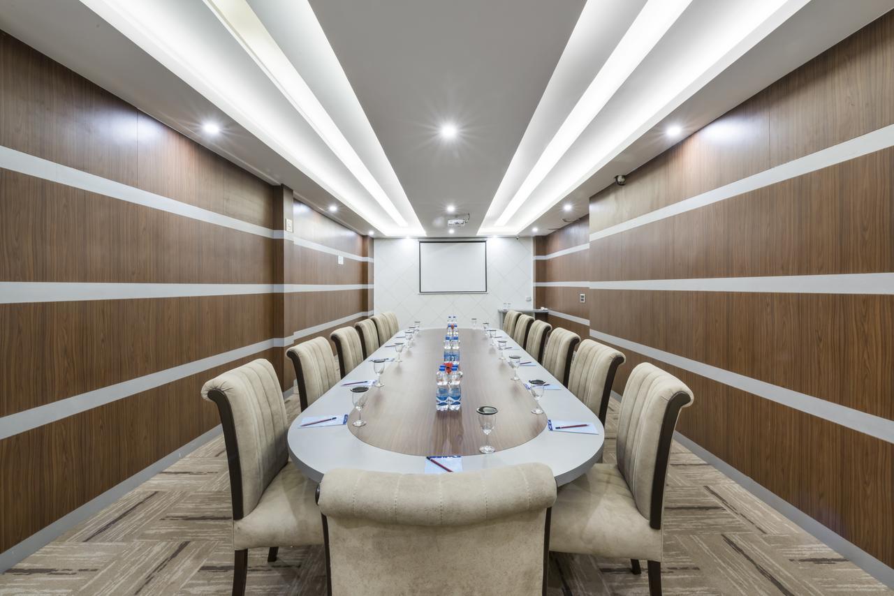 Hotel T S Royal Grand Hotel-bommasandra -hosur Road Bangalore