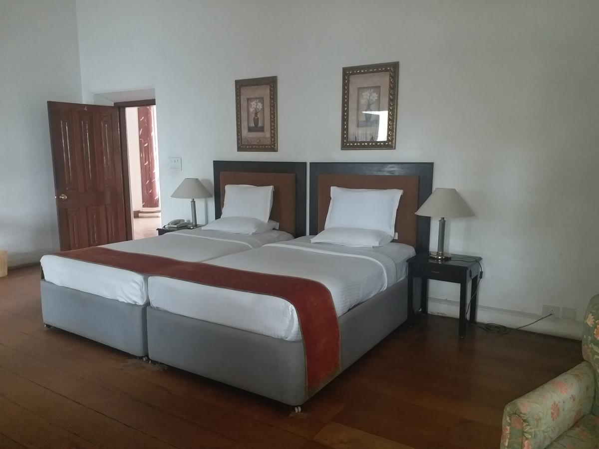 Hotel Jayamahal Palace