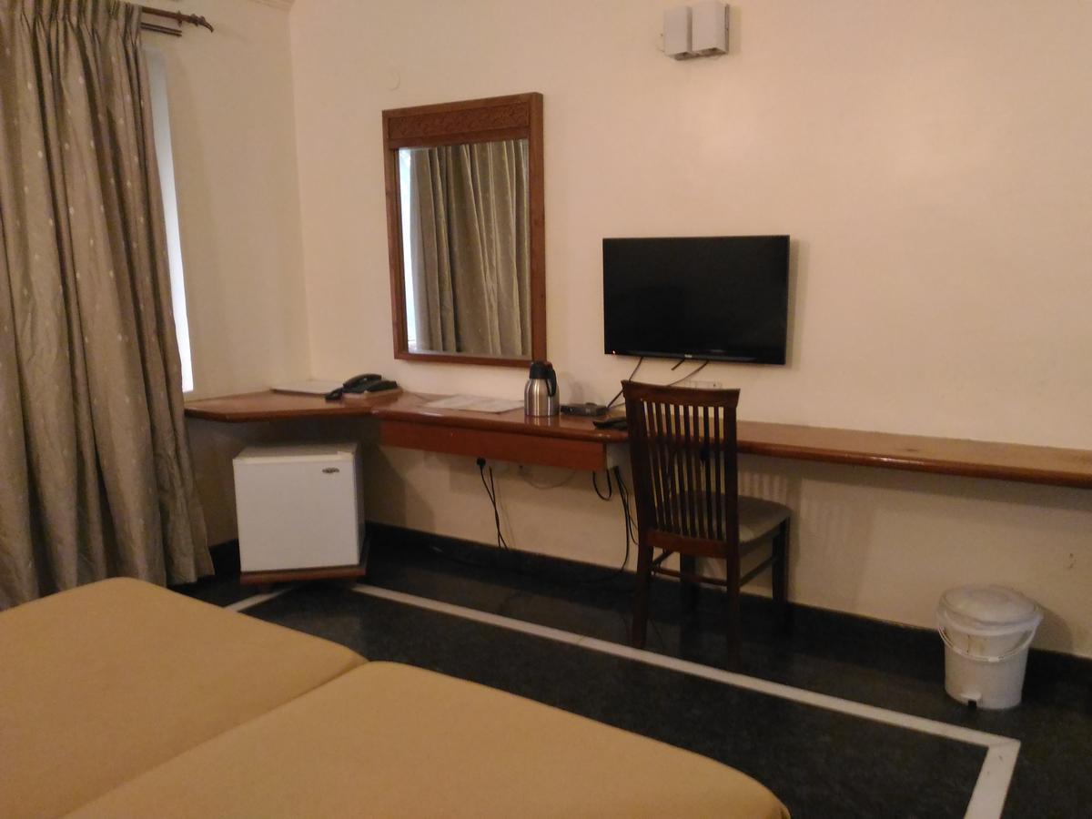 Woody's Hotel 2*