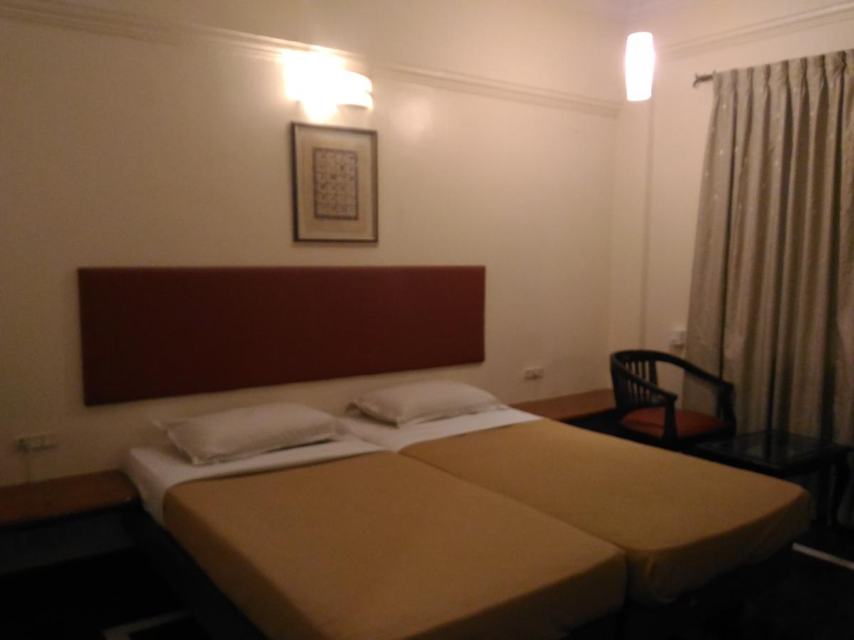 Woody's Hotel 2*