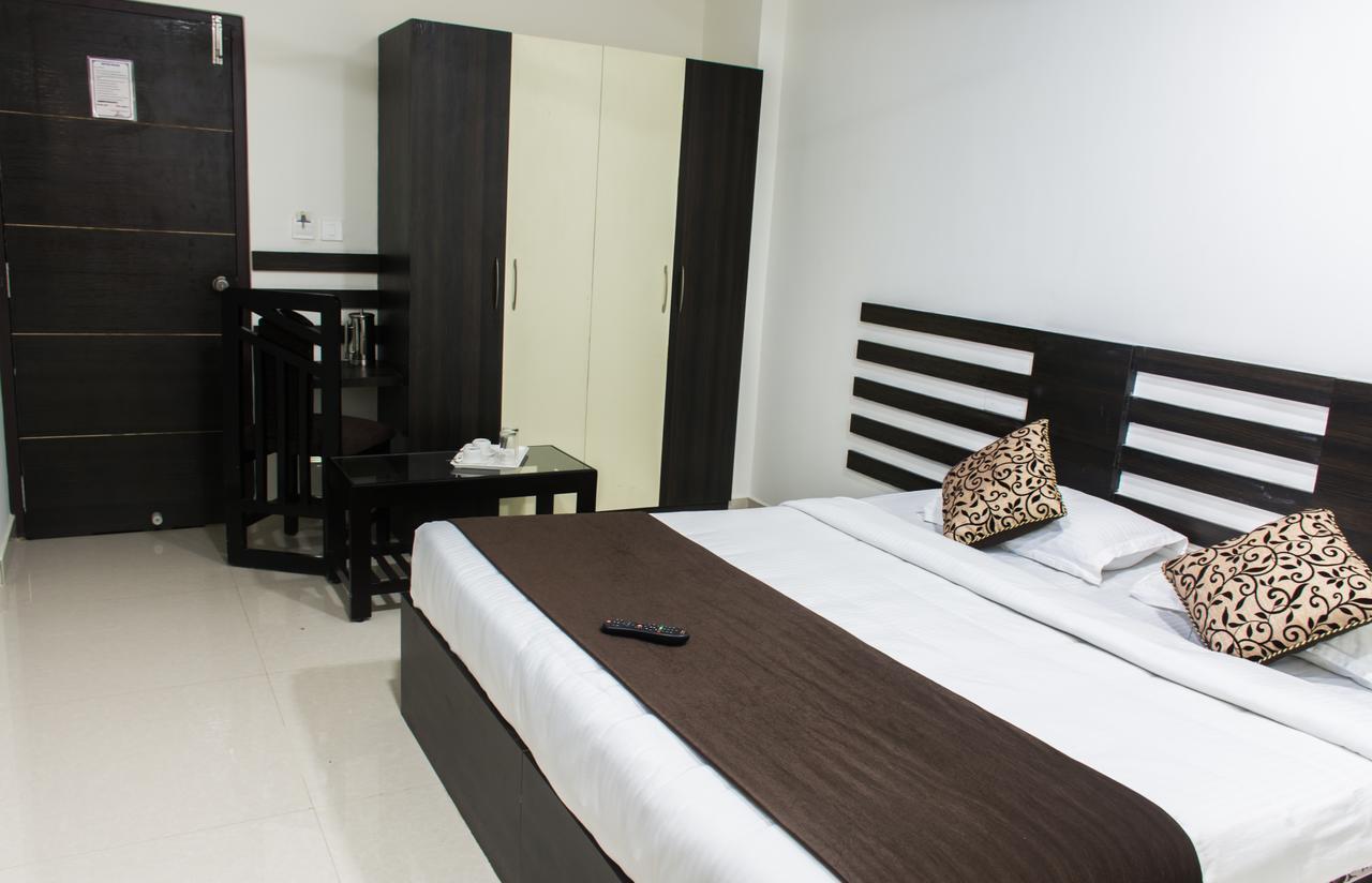 Hotel Corporate Park 3*