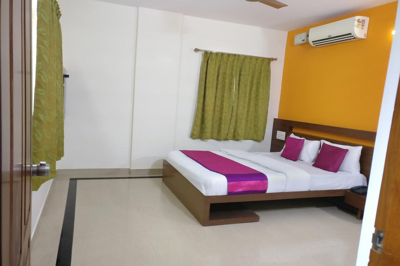 Capital O 9151 Sri Sai Comforts Jayanagar 3* Bangalore