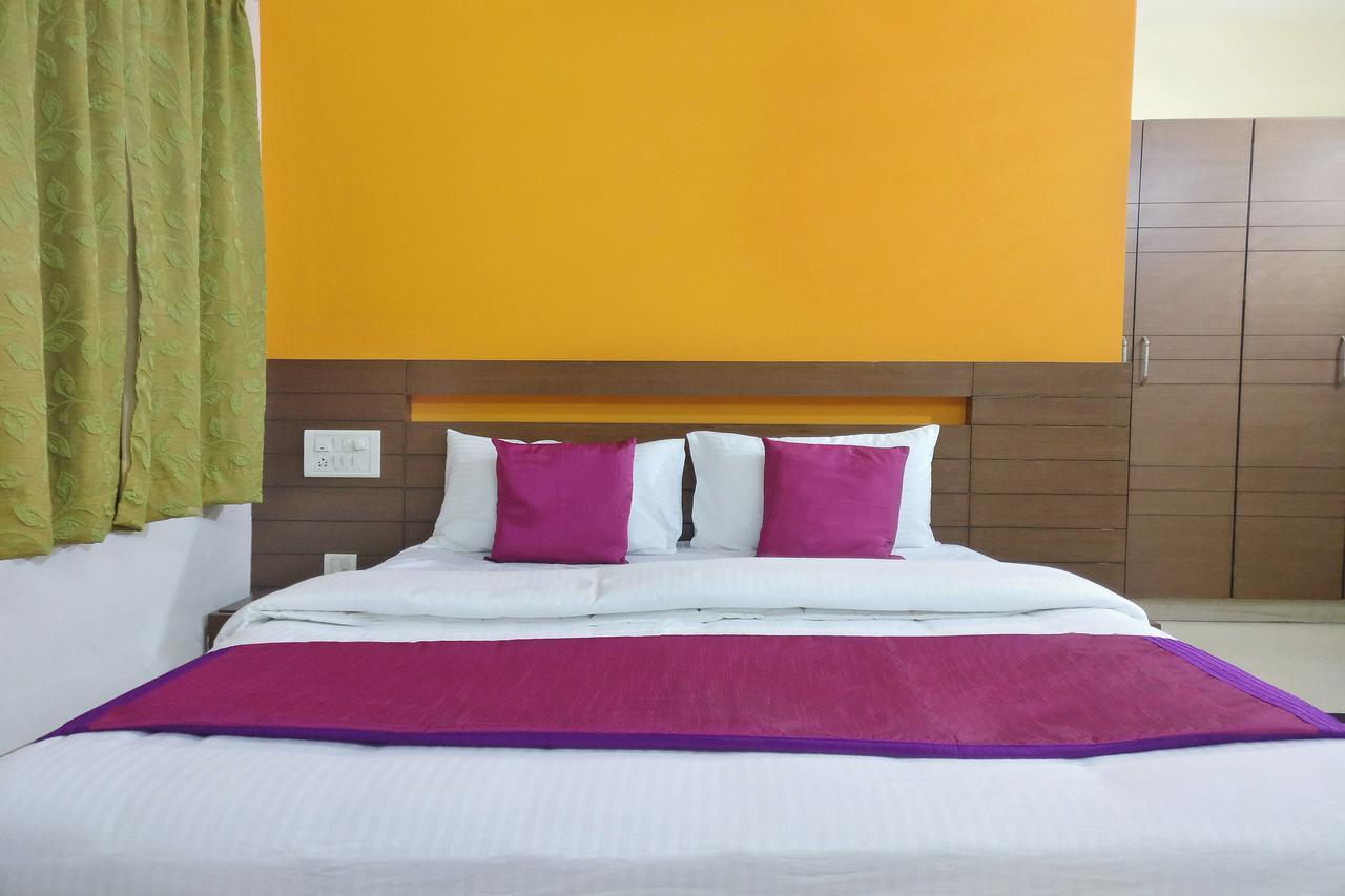 Hotel Capital O 9151 Sri Sai Comforts Jayanagar 3*