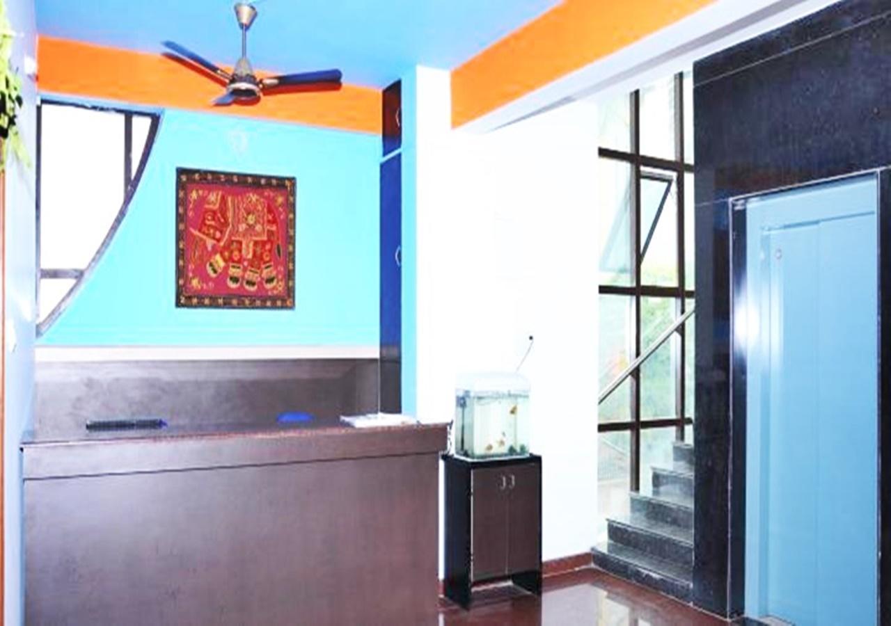 Gmr 18 Grand Hotel Bangalore
