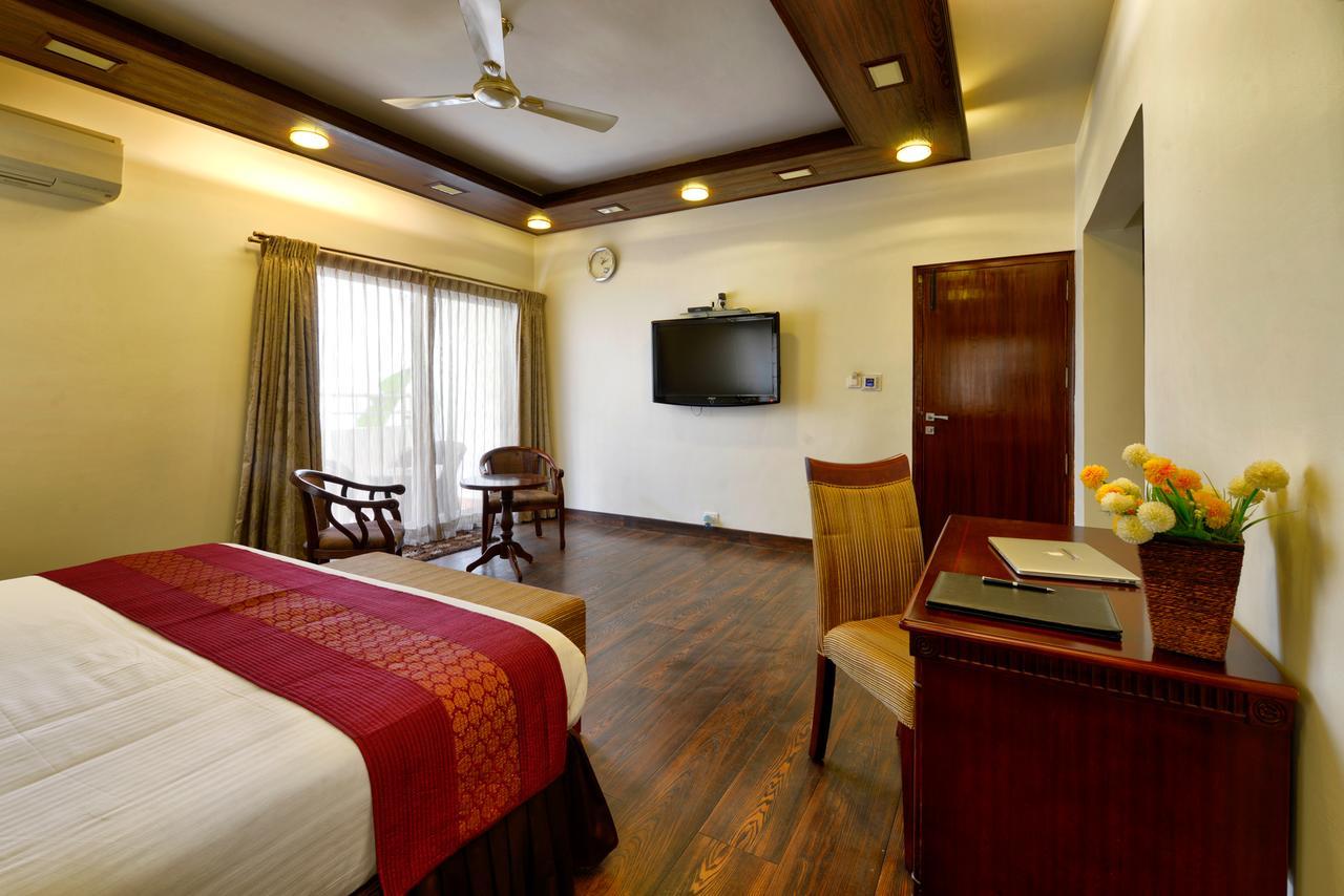 Pleasant Boulevard Mg Road 3*