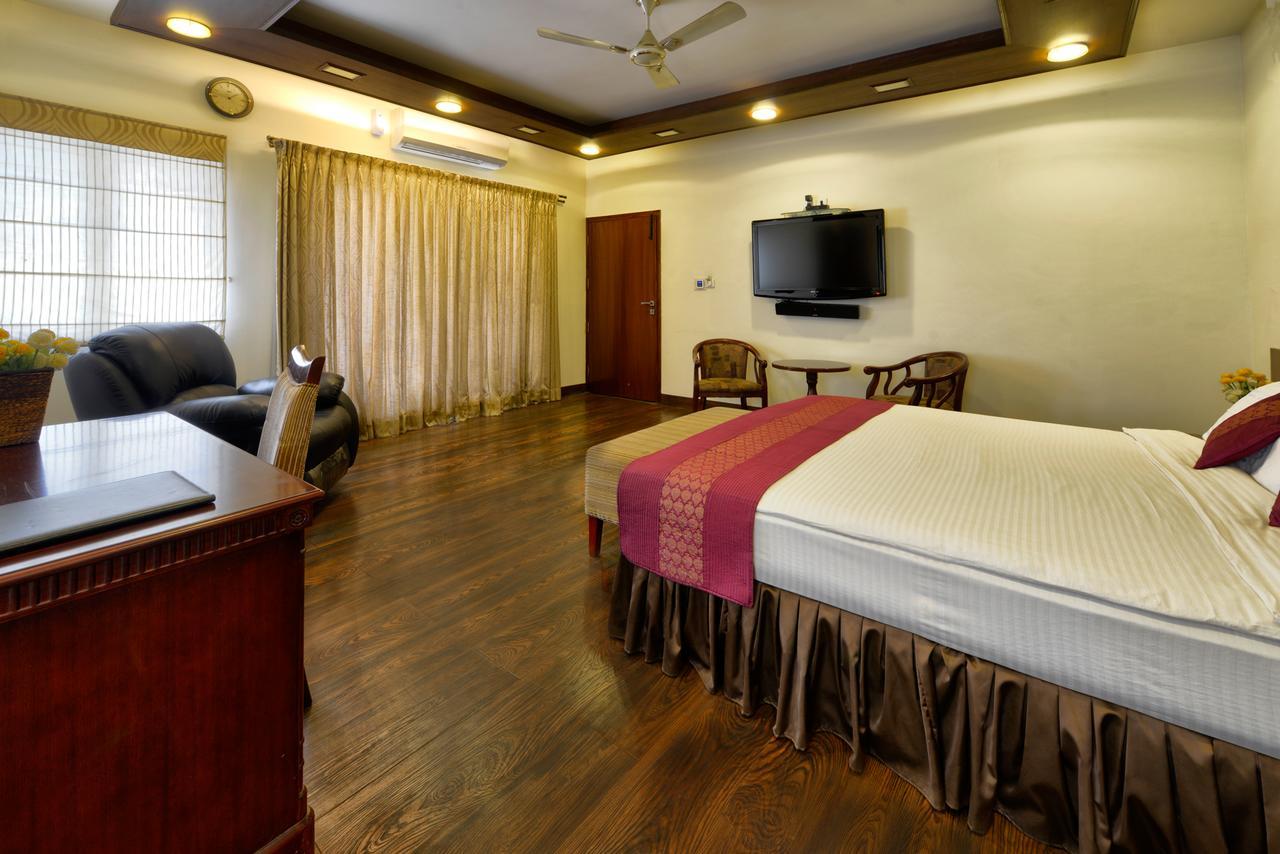 Pleasant Boulevard Mg Road 3*