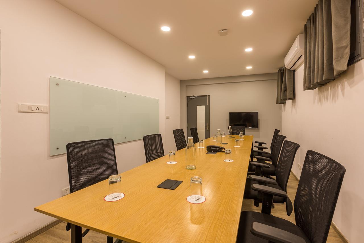 Oyo Townhouse 025 Garuda Mall Hotel Bangalore