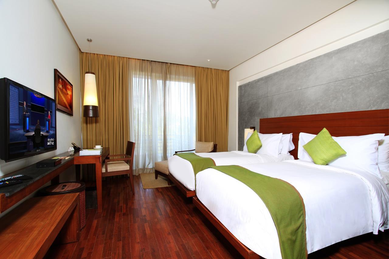 & Whitefield Hotel 4*