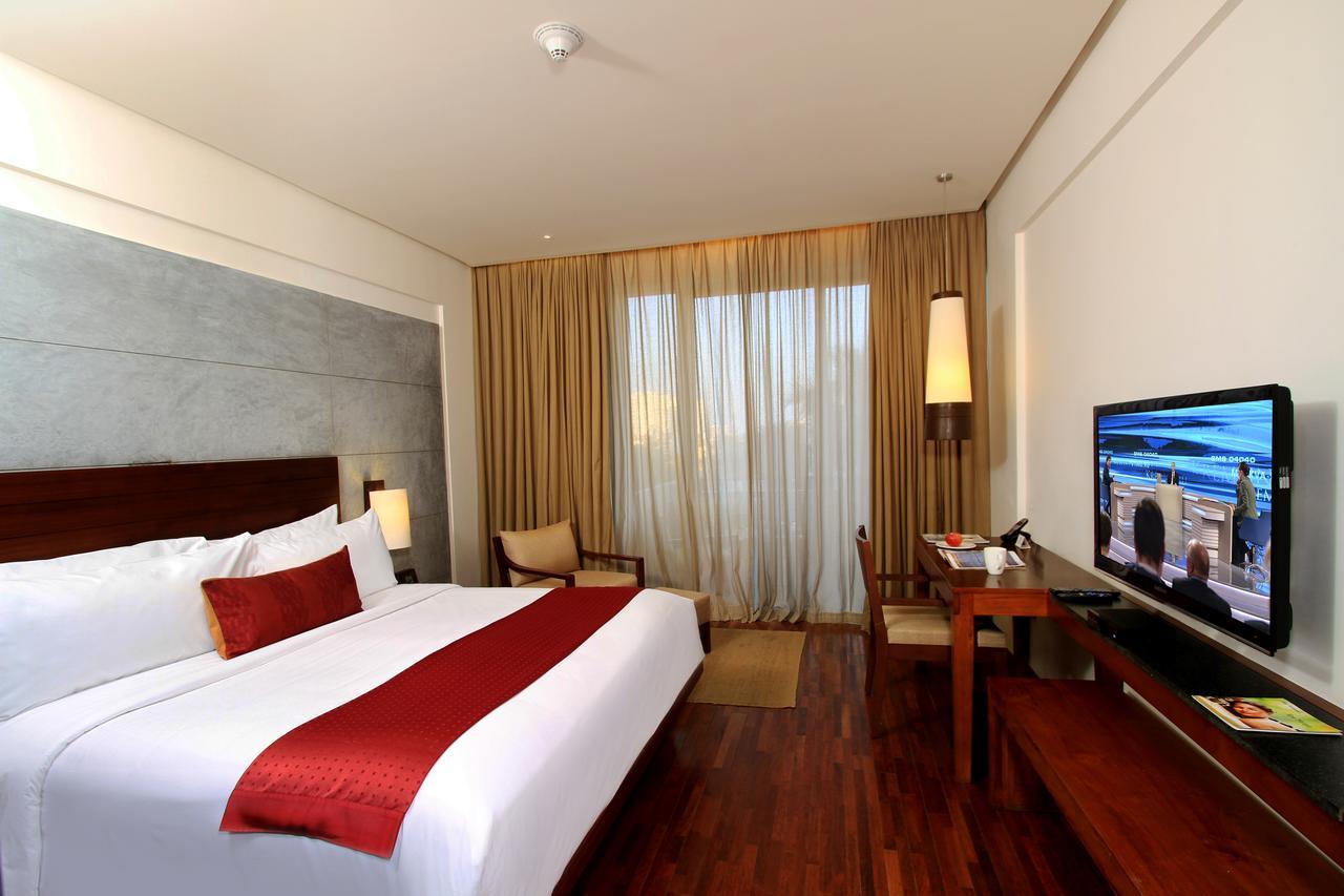 Hotel & Whitefield