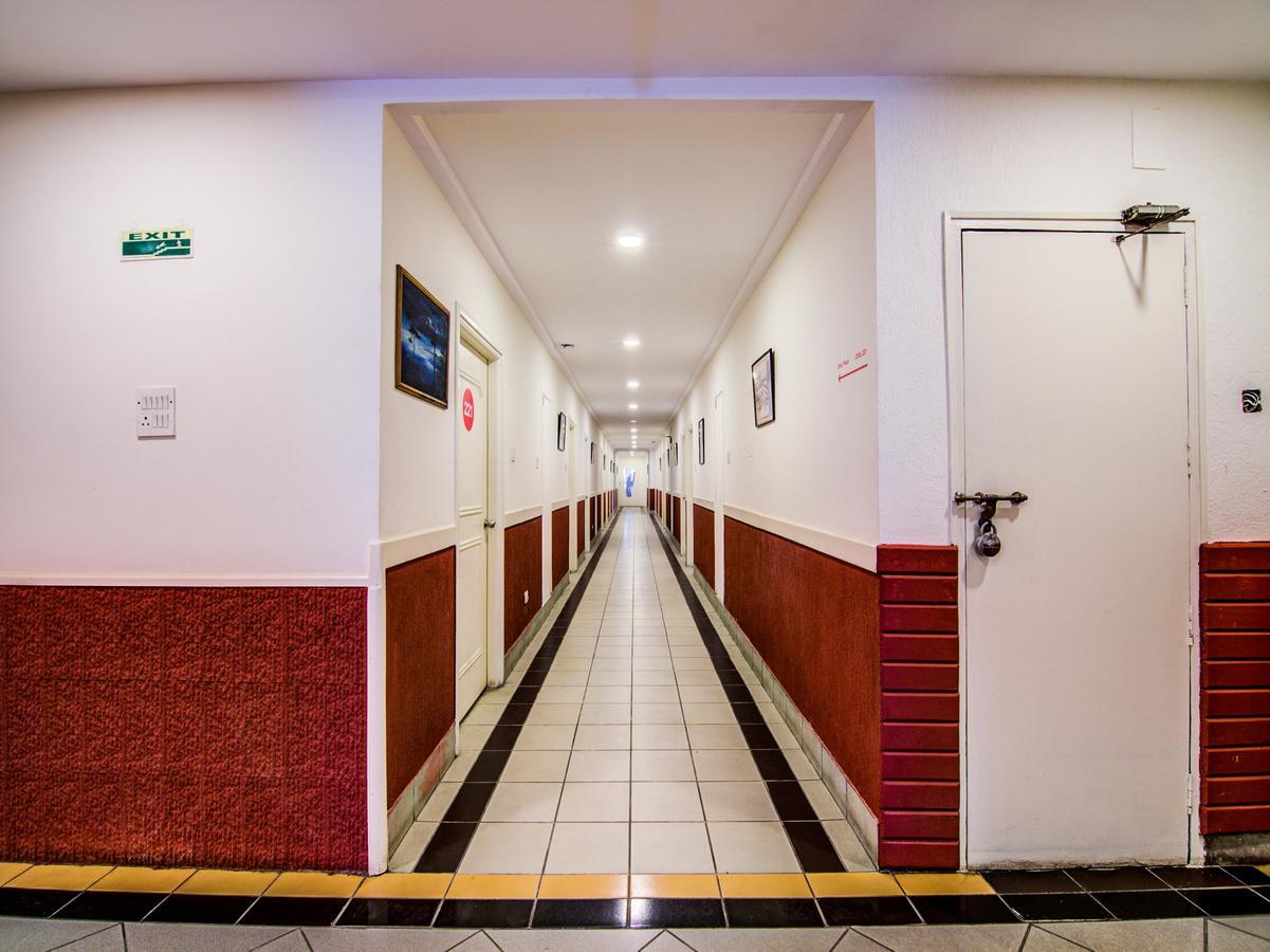 Golden Gates Hotel Bangalore