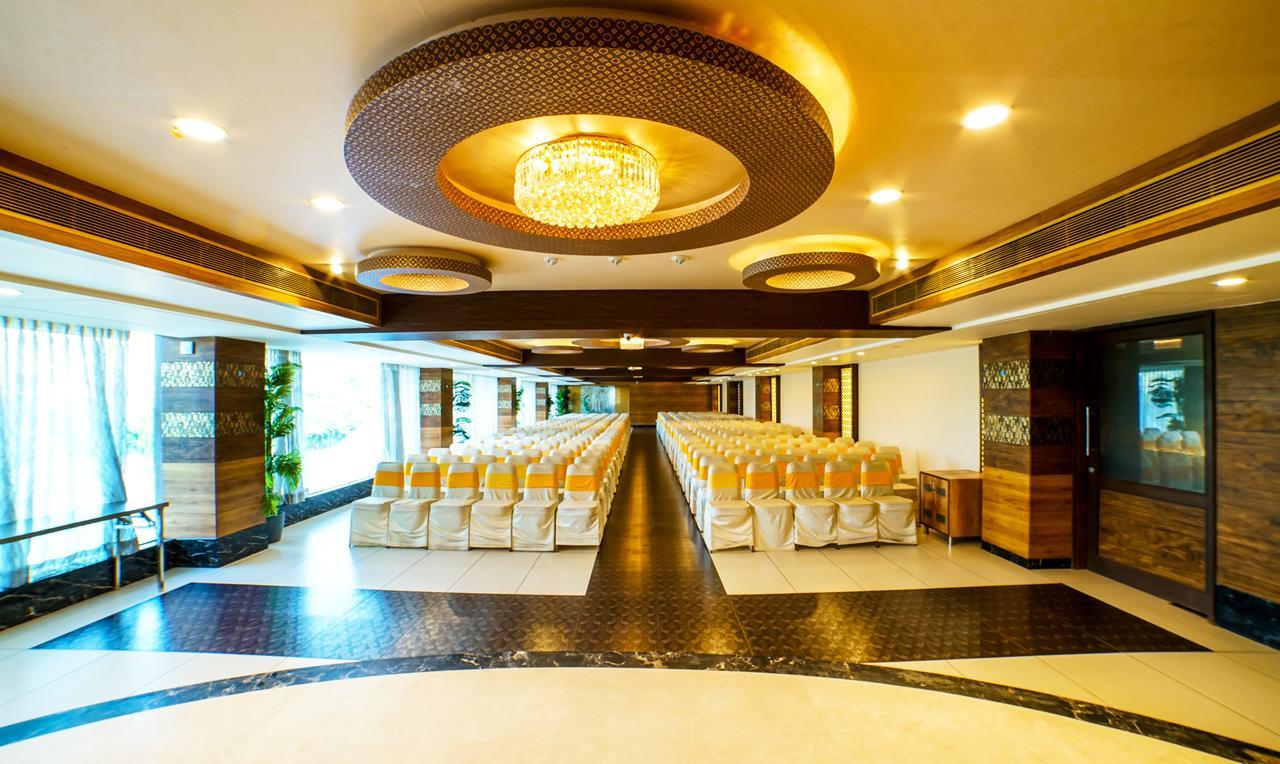 Treebo Trend Rajathadri Palace 3*