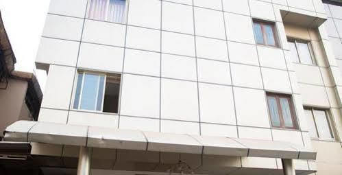 Nandhini - Minerva Circle Hotel 2*