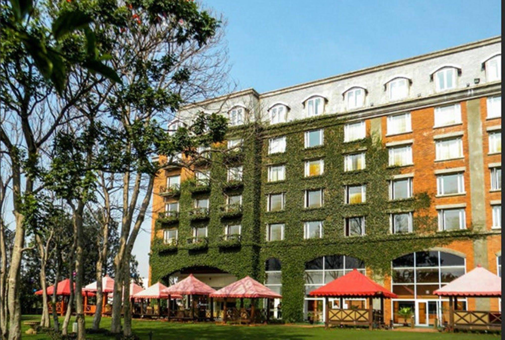 Hotel Royal Orchid 5*