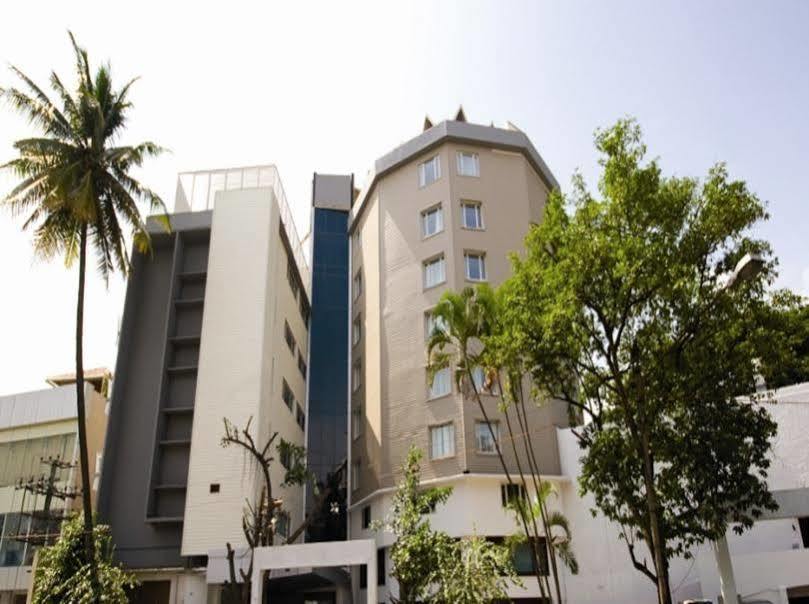 Regenta Place Bangalore, Cunningham Road Hotel