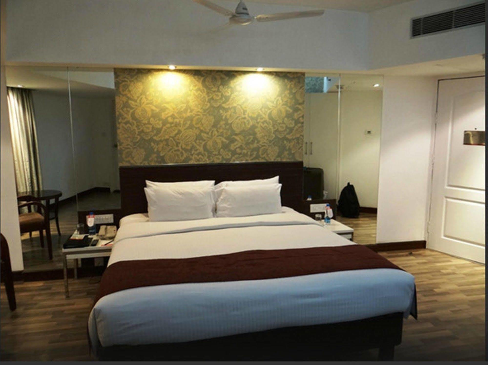 Hotel Regenta Place Bangalore, Cunningham Road Bangalore