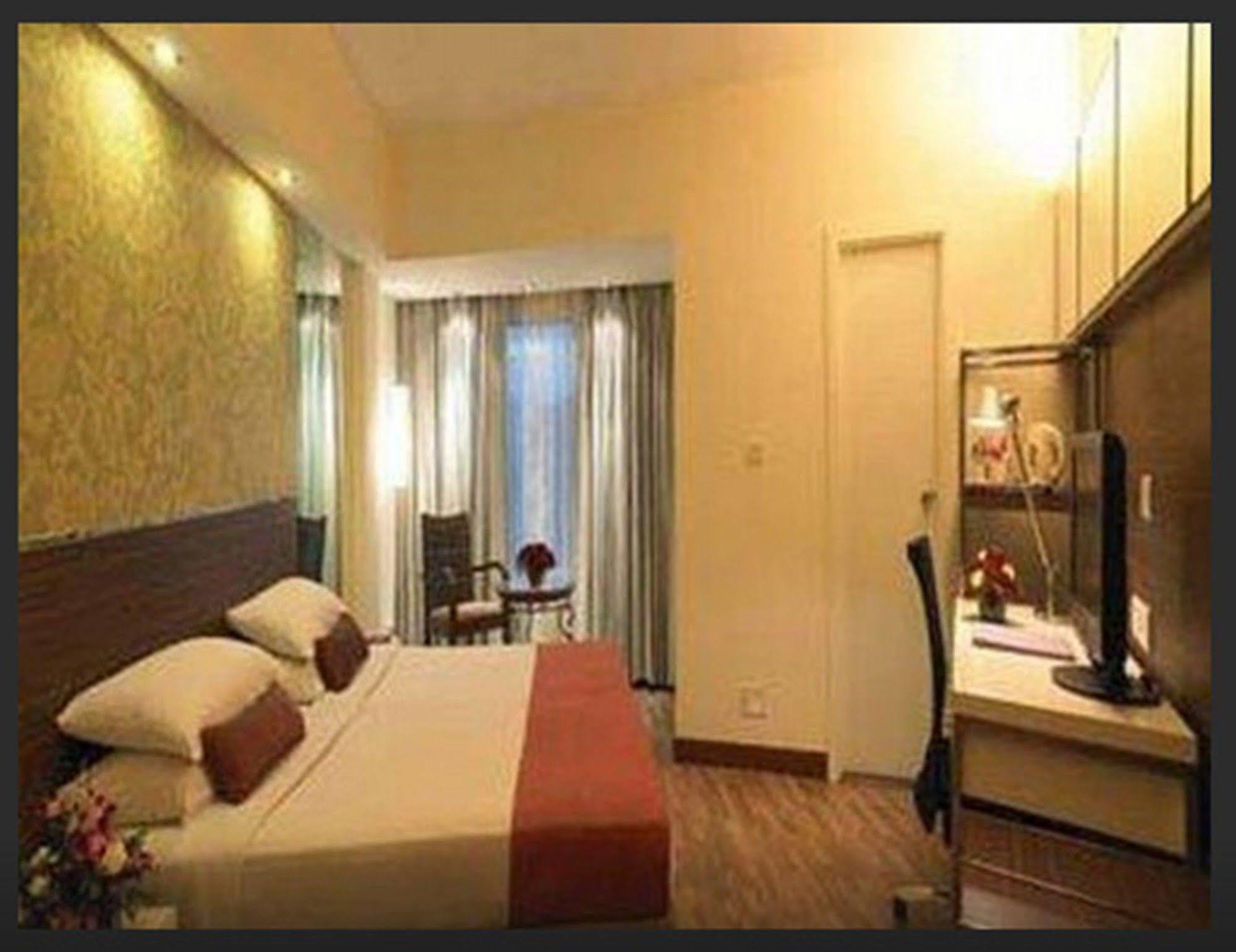 Hotel Regenta Place Bangalore, Cunningham Road Bangalore