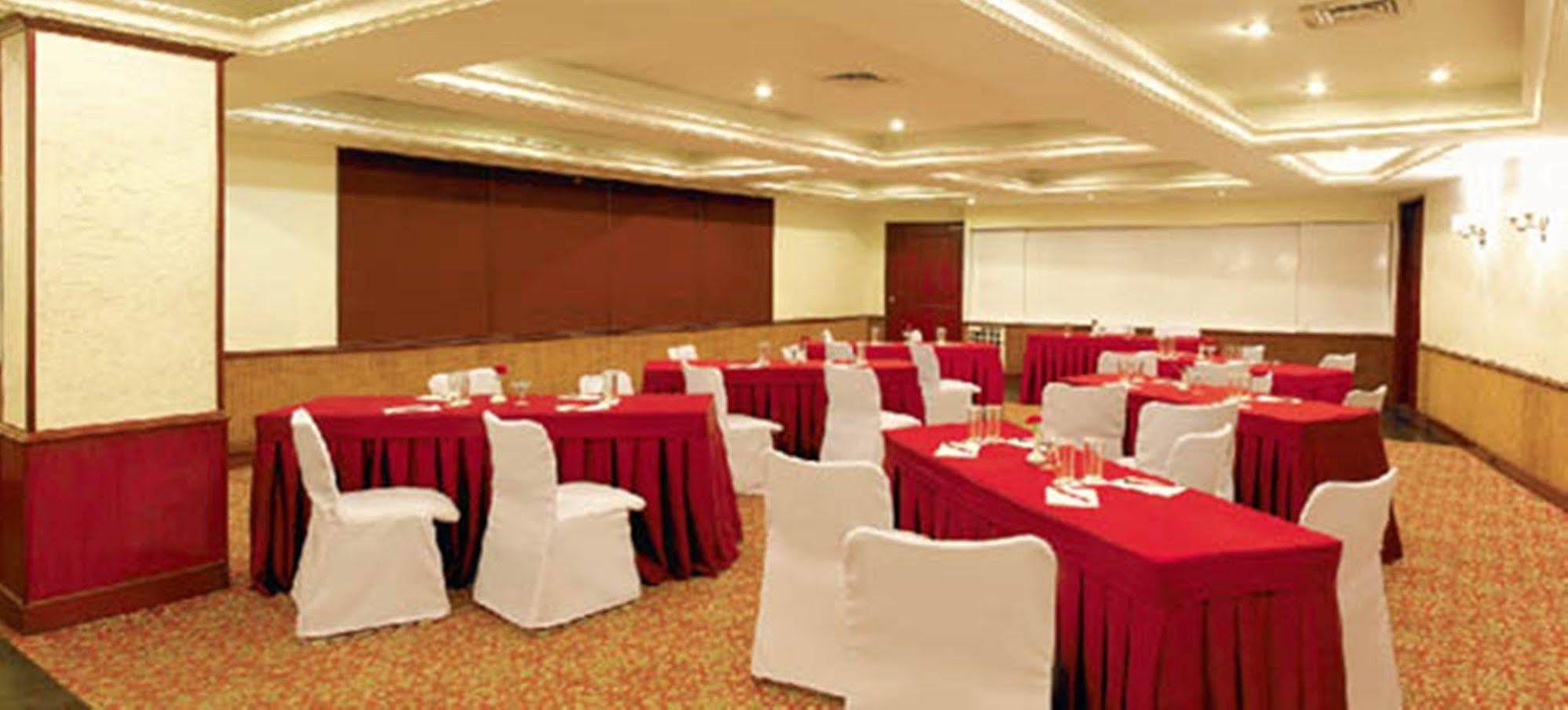 Regenta Place Bangalore, Cunningham Road 4* Bangalore