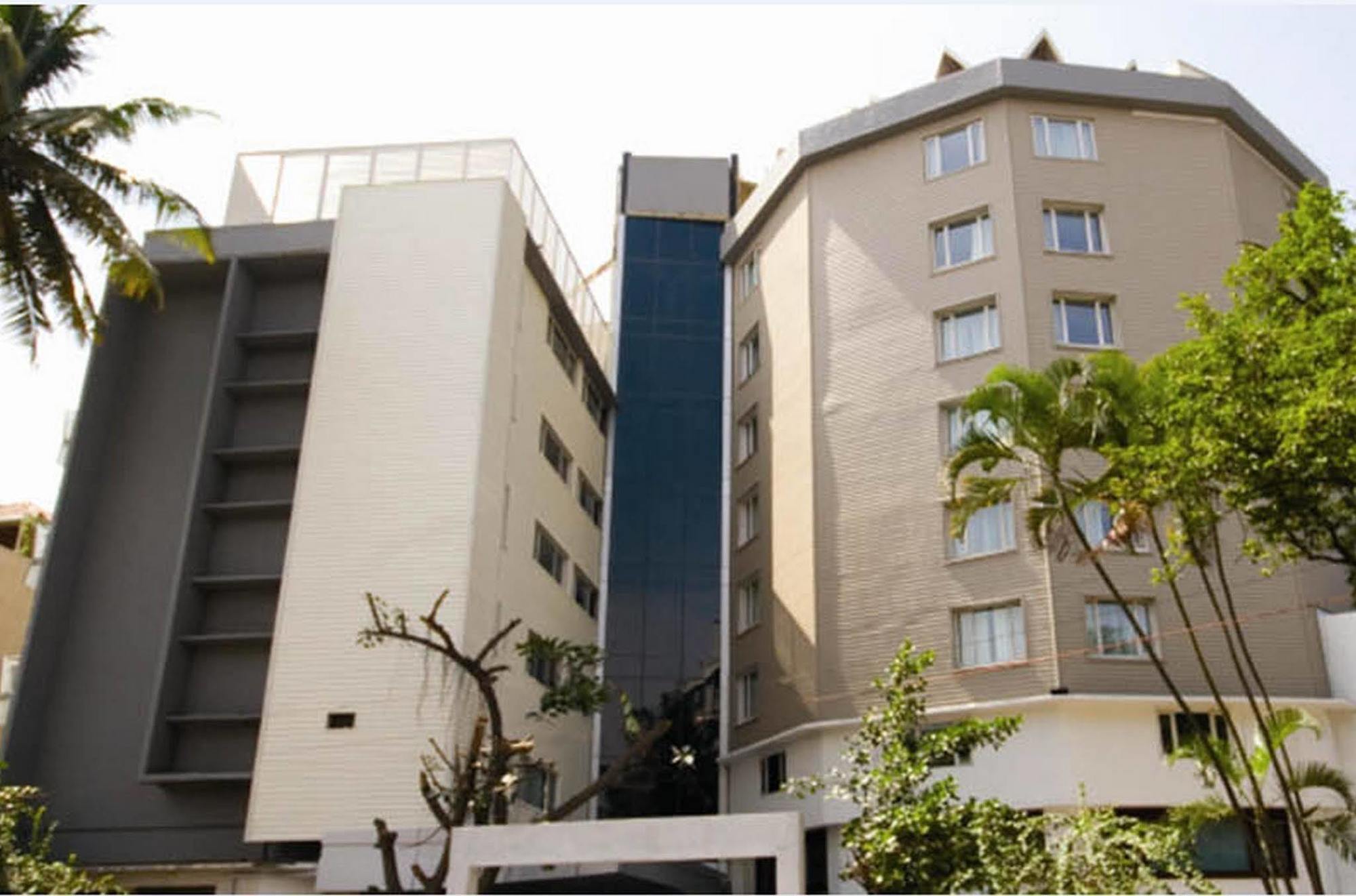 Hotel Regenta Place Bangalore, Cunningham Road