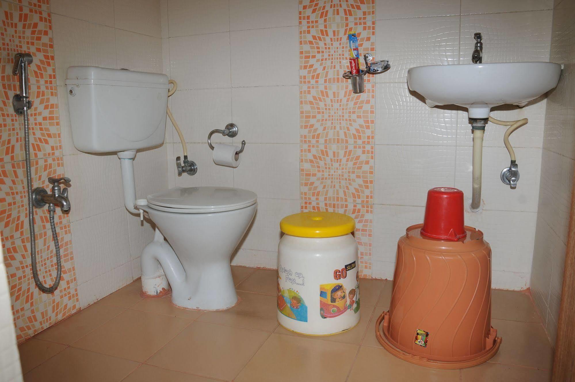 Oyo 9633 Srinidhi Residency Hotel