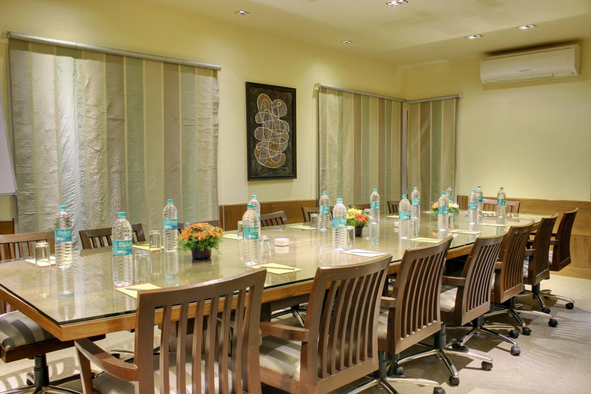 Justa Indiranagar Aparthotel 4*