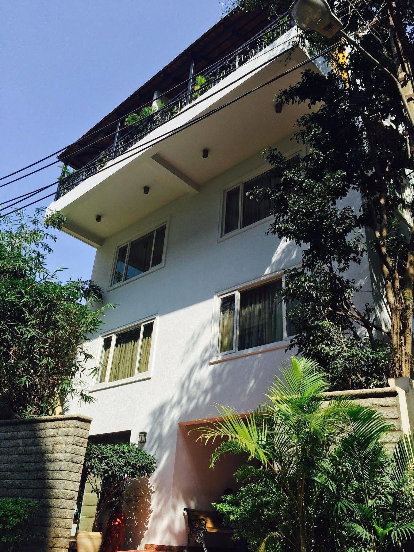 Hotel Justa Off Mg Road 4*