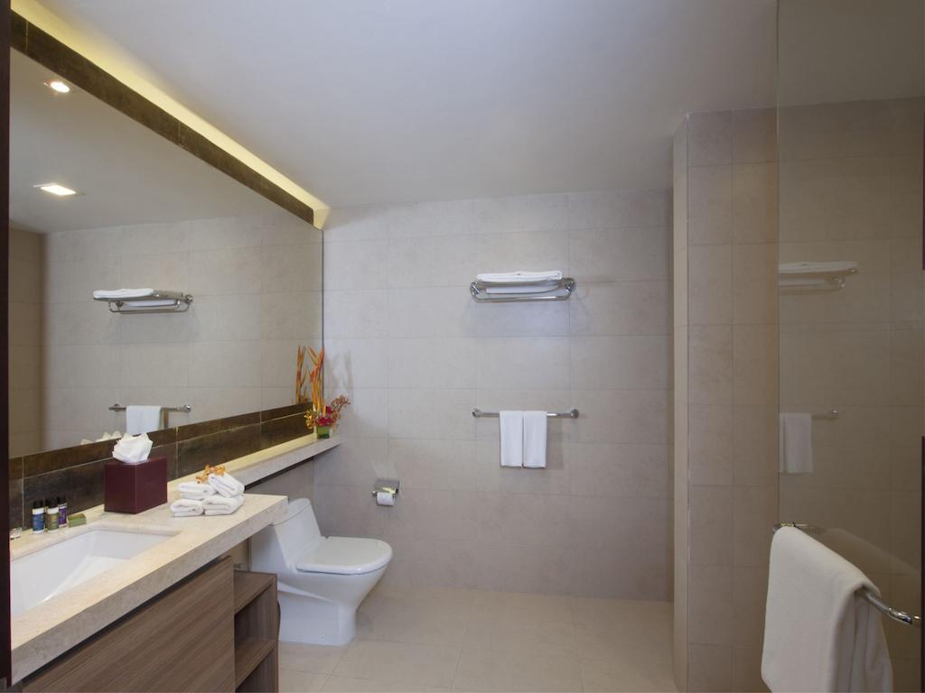 Hotel Oakwood Whitefield 5*