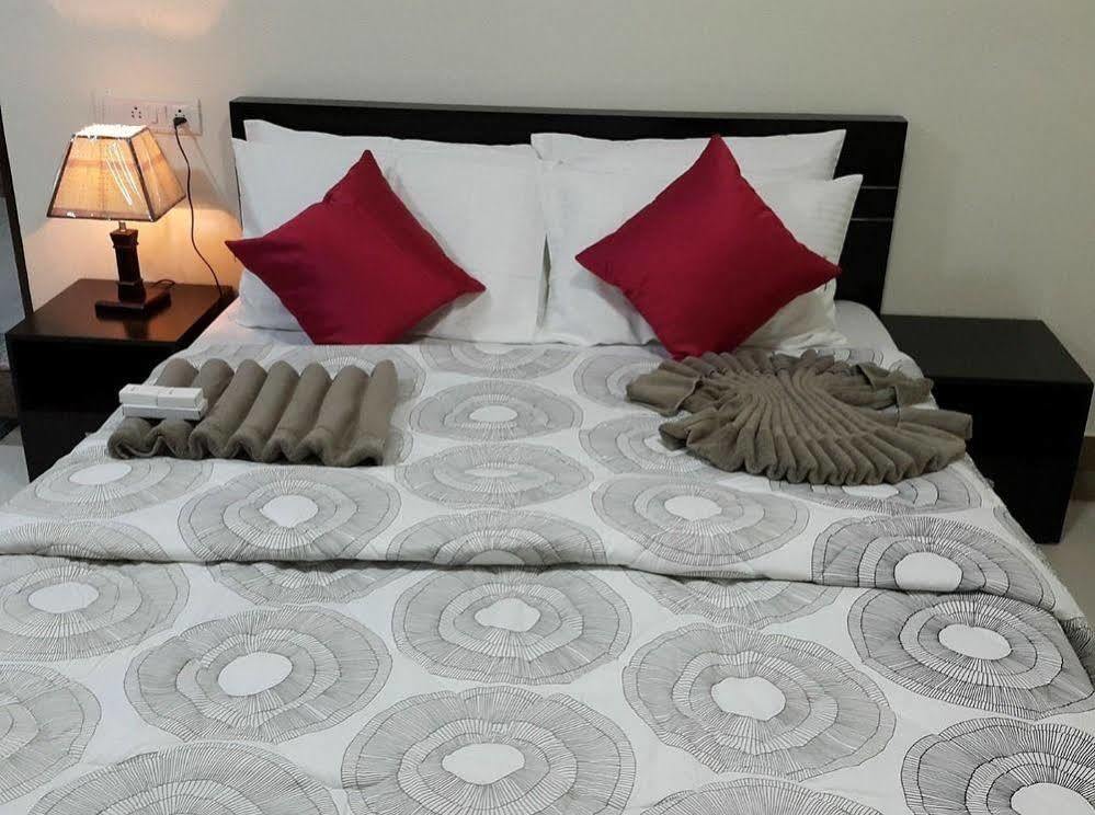 Itsy By Treebo - Palm Emirates Hotel Bangalore